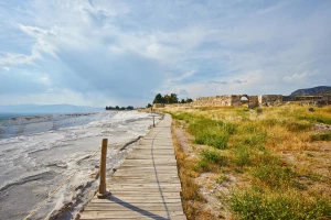 Sezonowe wynajmy mebli: jak przygotować ofertę na lato i święta